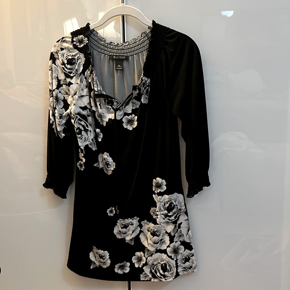WHBM Black and White Tunic; 3/4 sleeve; Size XS